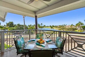 Dining for 4 on your bbq lanai