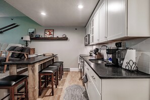 Kitchen/dining