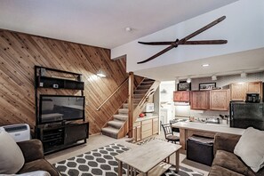Living/dining/kitchen