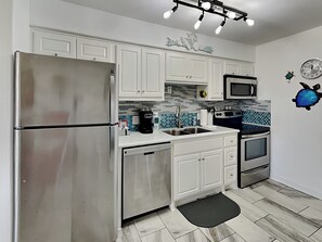 Full Size Kitchen