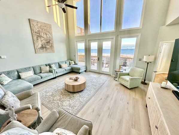 Breezy Does It gorgeous beachfront home 