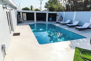relax and have the beautiful climate of miami in this stunnin property.