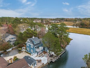 At the end of the street have a peaceful stay in this great nautical escape!    