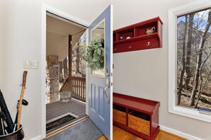 foyer- drop space