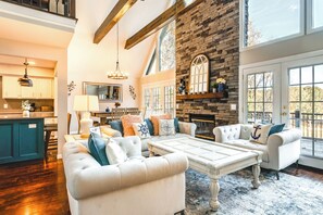 Living Room | 1st Floor | Free WiFi | Smart TV | Central A/C & Heating