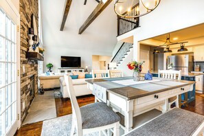Dining Area | 1st Floor