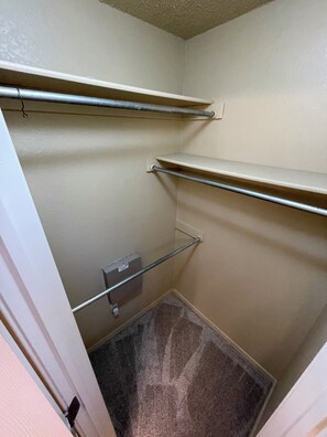Master Walk in Closet 2/2
