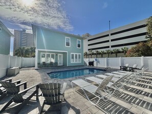 Spacious backyard with lots of seating