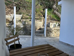 Facade/entrance,Garden,Balcony/Terrace,Garden view