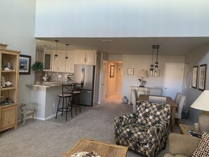 Tamarind 2bed/2ba Bayside Condo GCV1-007 (1702)