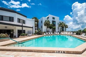 Tamarind Gulf & Bay - 2BR Near Sand & Sunset (584)