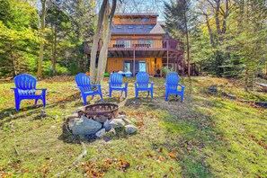 Waterfront Fire Pit | Private Dock | 13 Mi to Jack Frost Ski Resort