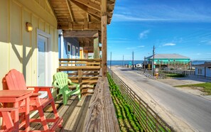 Relax on the balcony and enjoy the ocean breeze.