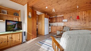 Living, kitchen