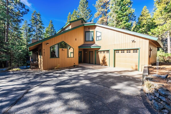Welcome to Granite Ridge Getaway! We believe in unbeatable amenities and service. We believe in unbeatable service, communication, and amenities! 