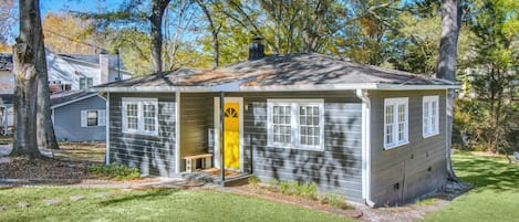 Savor the tranquility of a private and welcoming Atlanta, Georgia home.