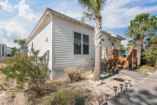 Welcome to Unit 4007 - Welcome to your favorite vacation destination! Unit 4007, located in the ever popular Rookery III complex, is a 3 bedroom, 2 bathroom cottage capable of sleeping 10.