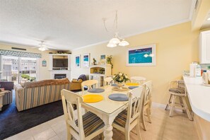 ,Dining Area,
