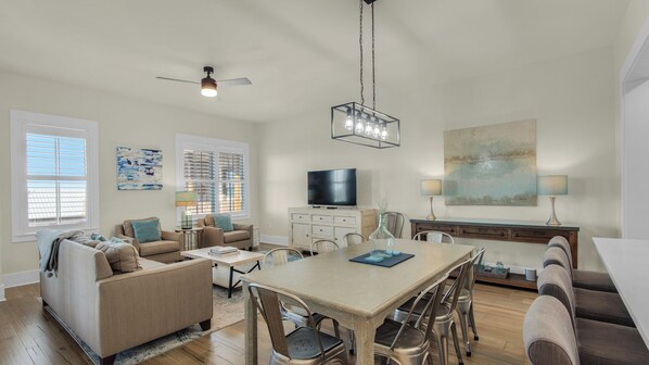 Redfish Village M-2 422 - Deja Blue Living area