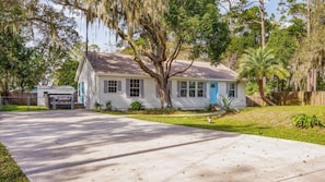 Welcome to The Oak Hideaway!