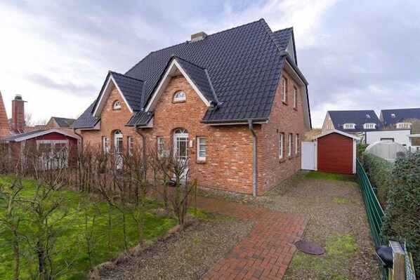 Holiday Home Exterior [summer]