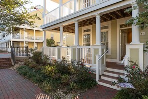 Sunset Island 30 Canal Side Mews Exterior