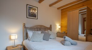 (3) Bedroom 1 with ensuite and balcony-1