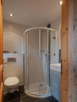 (3) Bedroom 1 with ensuite and balcony-6