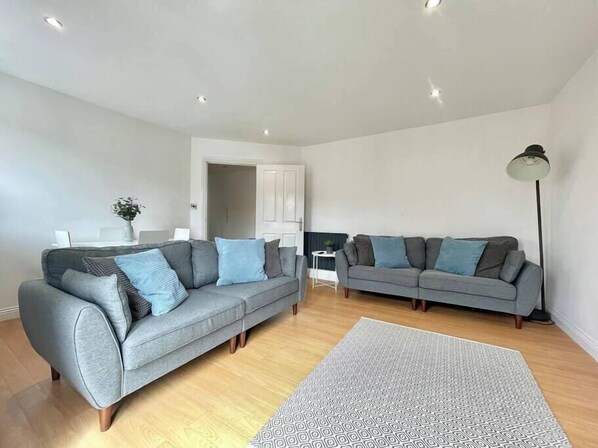 Living Area with Smart TV (1)