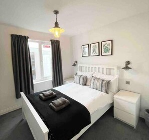 Bedroom 1 with Double Bed 