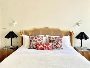 Spacious Bedroom with Super King Bed (1)