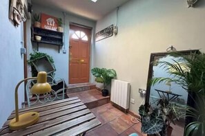 6b2fe810-073a-4ebf-9c77-74200e0613e3