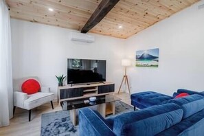 Living room (2)