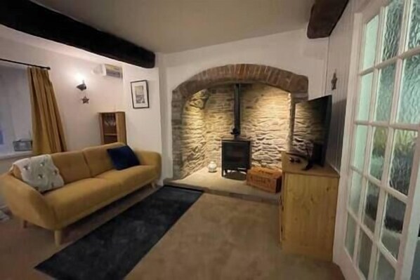 Ideal lounge area with plush carpets for that extra luxurious feel on your feet