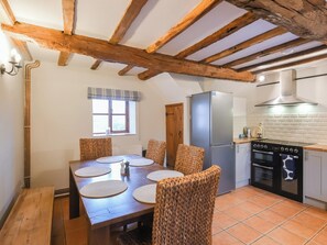 Kitchen/diner | Longmynd - Botvyle Farm, Church Stretton