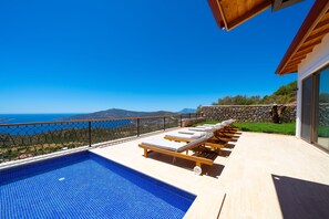 Sunbath around the pool