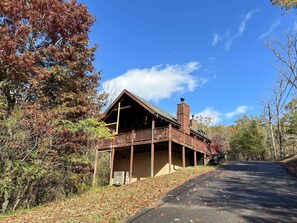 one bedroom honeymoon cabin full log home