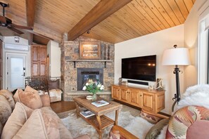 Gather around the fireplace or tv at night.  The cozy space invites great conversations!