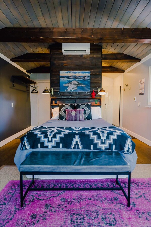 New King bed
