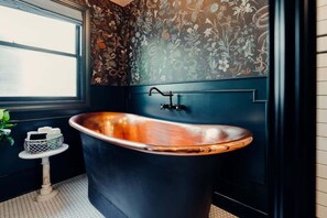 CBD infused bath salts included