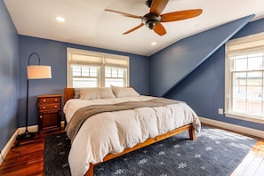 The private third floor King suite has its own private ensuite full bath.