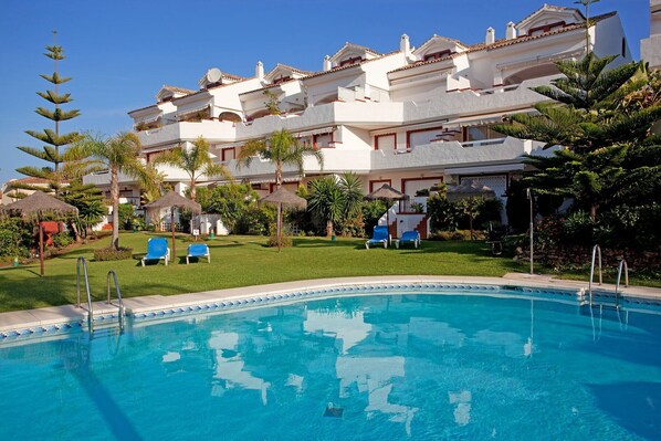 Holiday Home Swimming Pool