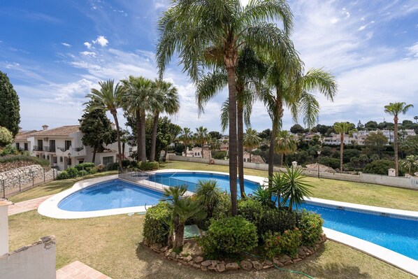 Holiday Home Swimming Pool