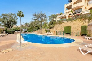 Holiday Home Swimming Pool