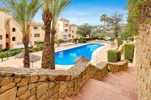 Holiday Home Swimming Pool