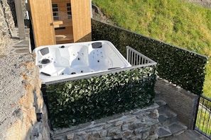 Bain à remous extérieur
