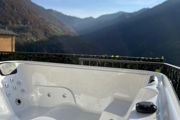Bain à remous extérieur