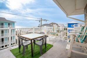 Outdoor Dining with Sun Deck Ocean View