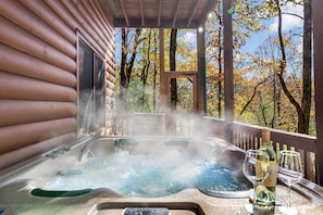 Quiet Waters Cabin Hot Tub
