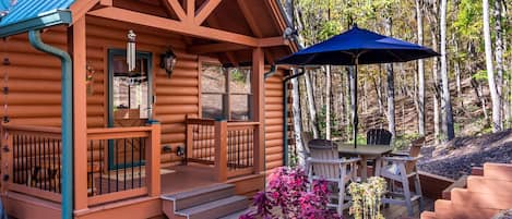Quiet Waters Main Cabin Front Porch and Deck